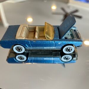 Vintage 1983 Hot Wheel 1965 Ford Mustang Convertible Hood Raises White Walls